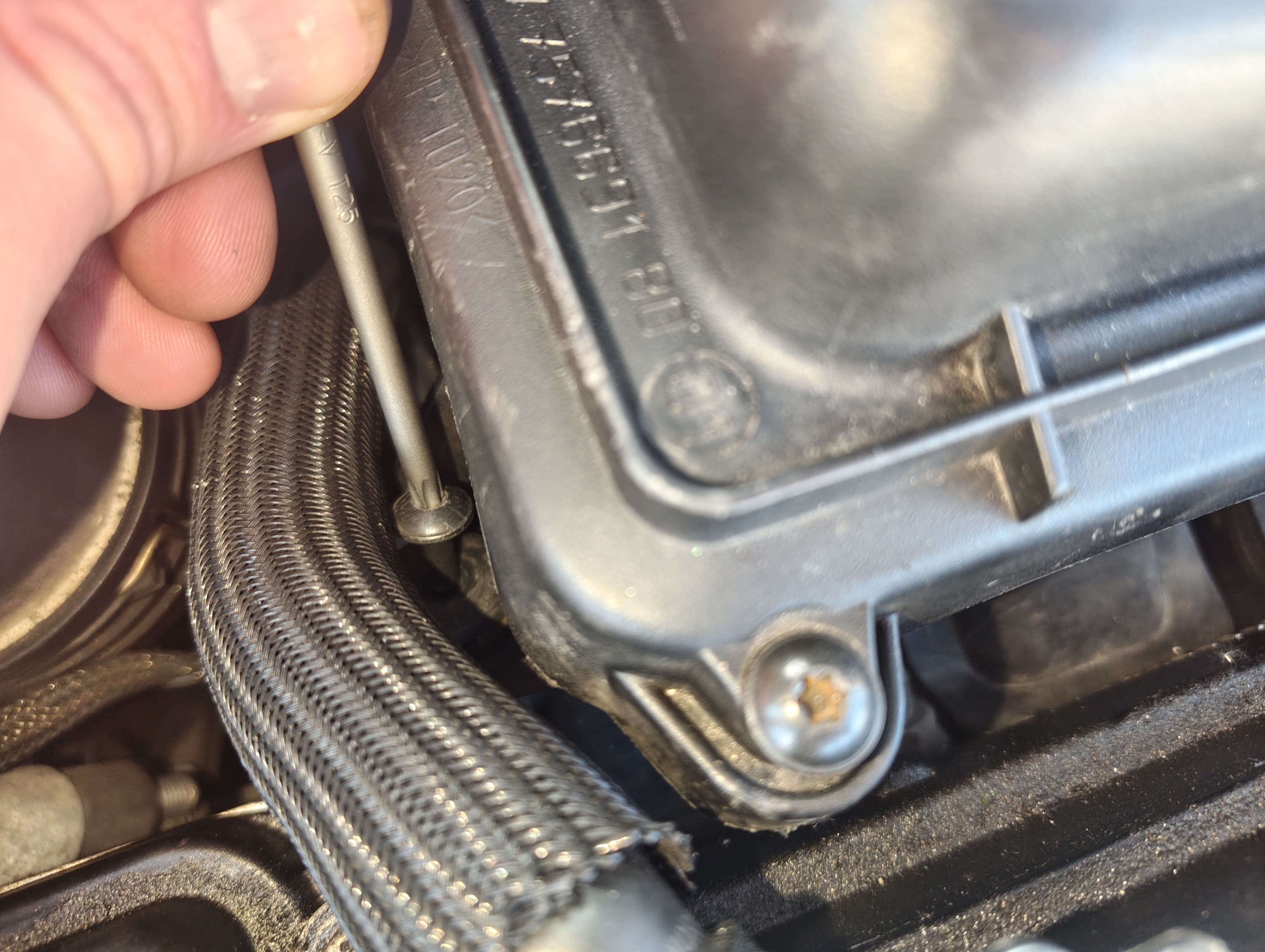 Torx 25 screw almost completely undone